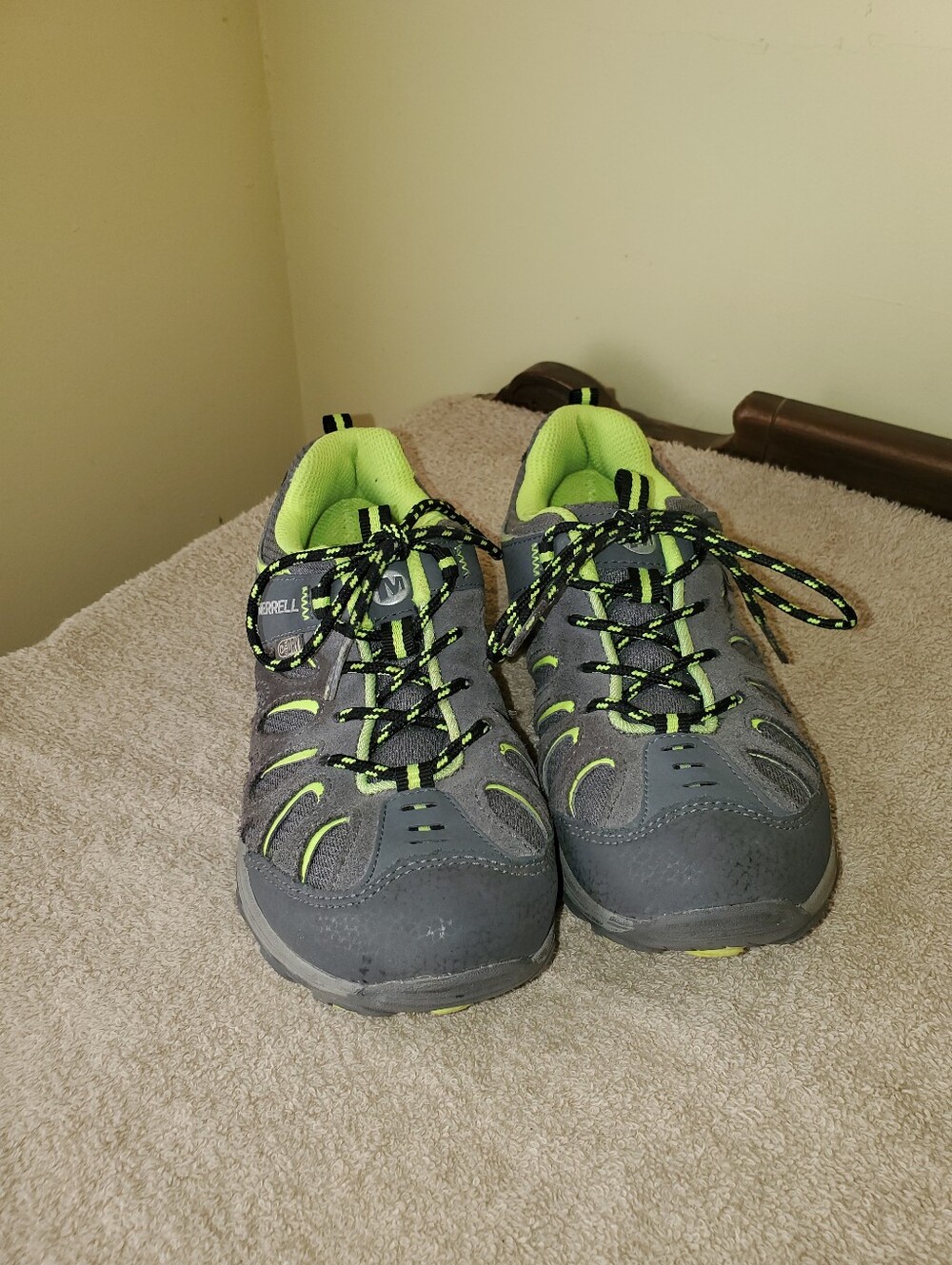 Merrell Chameleon Gray Athletic Shoes Sz 2